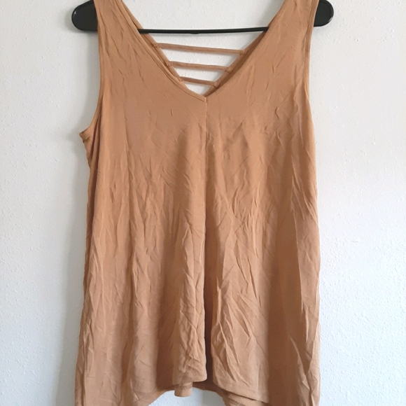 V Neck Tank Top - Picture 2 of 3